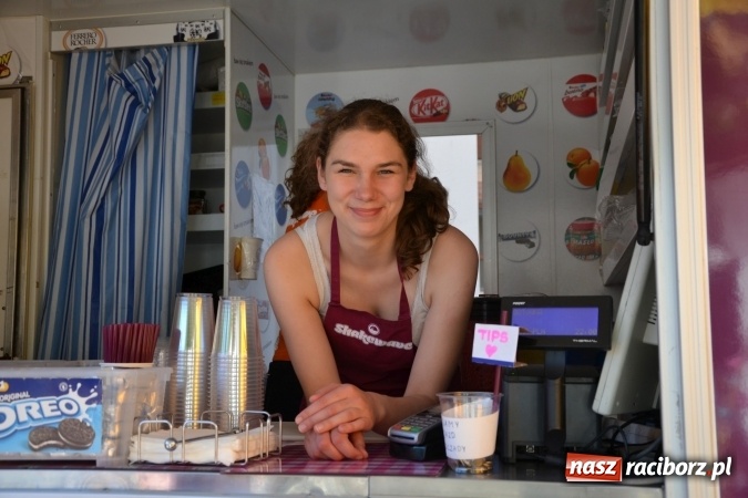 Zdjęcie w galerii na portalu naszraciborz.pl: Zlot Food Trucków na zamku za nami wiadomości z regionu