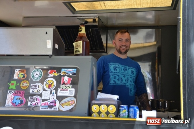 Zdjęcie w galerii na portalu naszraciborz.pl: Zlot Food Trucków na zamku za nami wiadomości z regionu
