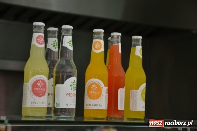 Zdjęcie w galerii na portalu naszraciborz.pl: Zlot Food Trucków na zamku za nami wiadomości z regionu