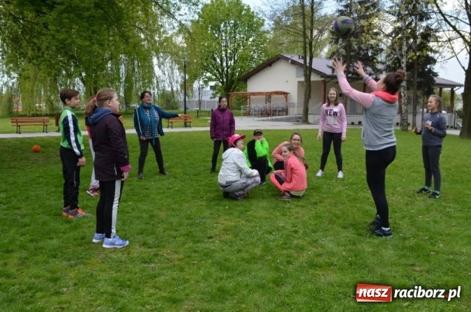 Zdjęcie w galerii na portalu naszraciborz.pl: O współpracy i integracji w Szkole Podstawowej nr 13 wiadomości z regionu