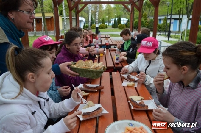 Zdjęcie w galerii na portalu naszraciborz.pl: O współpracy i integracji w Szkole Podstawowej nr 13 wiadomości z regionu
