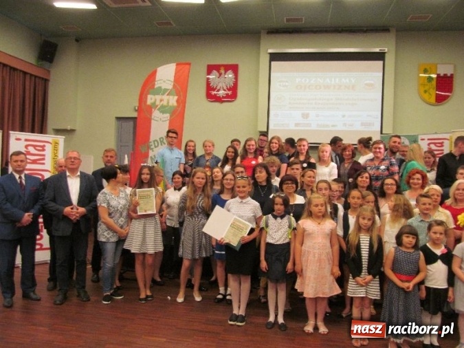 Zdjęcie w galerii na portalu naszraciborz.pl: Uczennica G5 z nagrodą specjalną w Ogólnopolskim Młodzieżowym Konkursie Krajoznawczym wiadomości z regionu