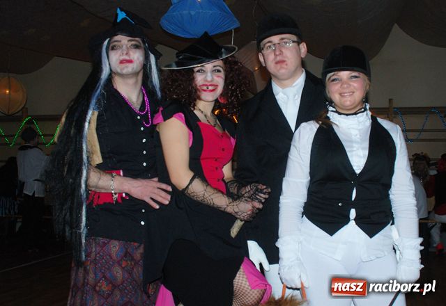 Zdjęcie w galerii na portalu naszraciborz.pl: Finał karnawału z przebierańcami wiadomości z regionu