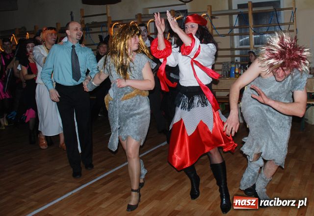 Zdjęcie w galerii na portalu naszraciborz.pl: Finał karnawału z przebierańcami wiadomości z regionu