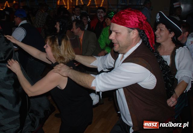 Zdjęcie w galerii na portalu naszraciborz.pl: Finał karnawału z przebierańcami wiadomości z regionu