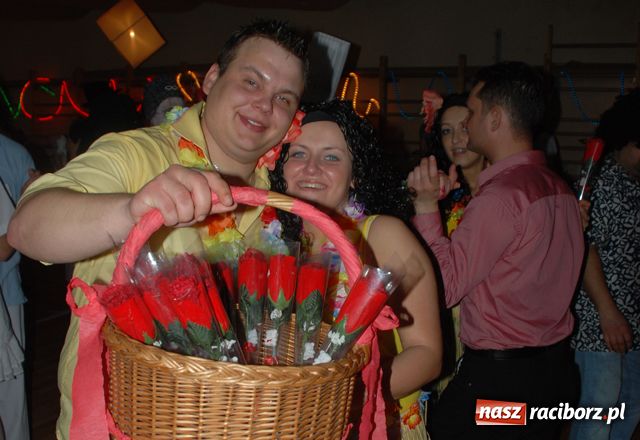 Zdjęcie w galerii na portalu naszraciborz.pl: Finał karnawału z przebierańcami wiadomości z regionu