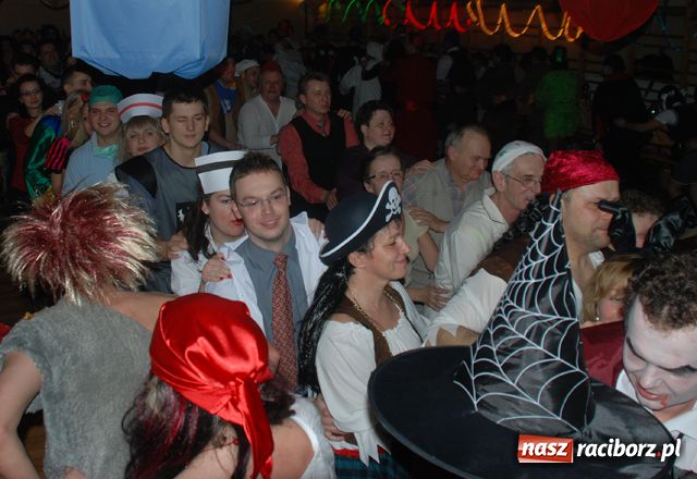 Zdjęcie w galerii na portalu naszraciborz.pl: Finał karnawału z przebierańcami wiadomości z regionu