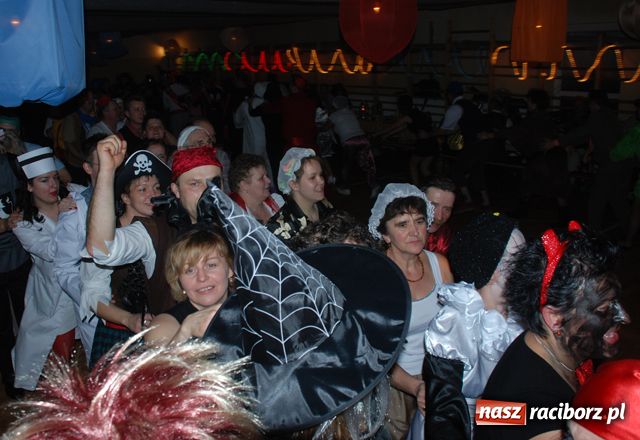 Zdjęcie w galerii na portalu naszraciborz.pl: Finał karnawału z przebierańcami wiadomości z regionu