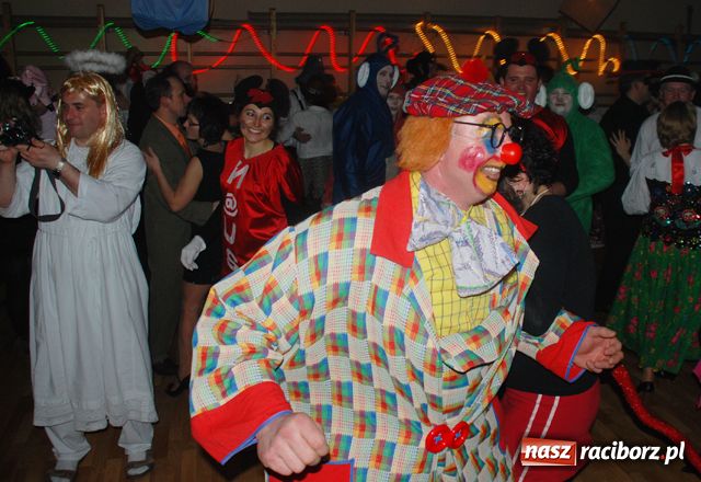 Zdjęcie w galerii na portalu naszraciborz.pl: Finał karnawału z przebierańcami wiadomości z regionu