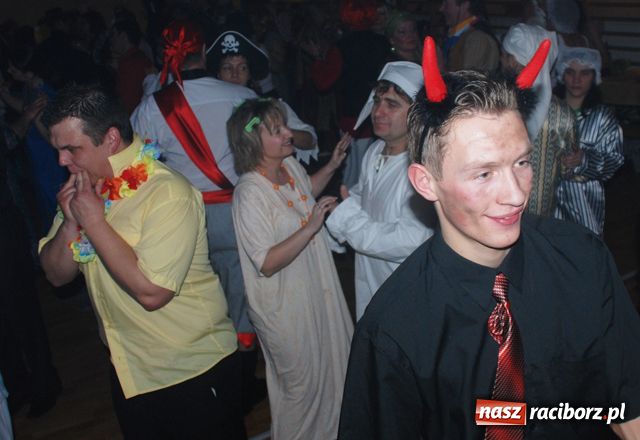 Zdjęcie w galerii na portalu naszraciborz.pl: Finał karnawału z przebierańcami wiadomości z regionu