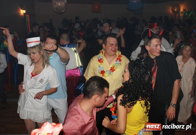 Zdjęcie w galerii na portalu naszraciborz.pl: Finał karnawału z przebierańcami wiadomości z regionu