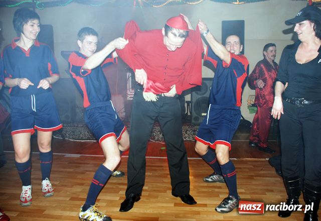 Zdjęcie w galerii na portalu naszraciborz.pl: Finał karnawału z przebierańcami wiadomości z regionu