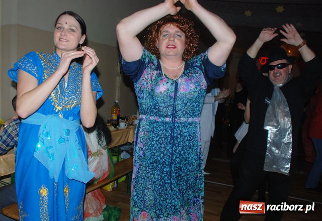 Zdjęcie w galerii na portalu naszraciborz.pl: Finał karnawału z przebierańcami wiadomości z regionu