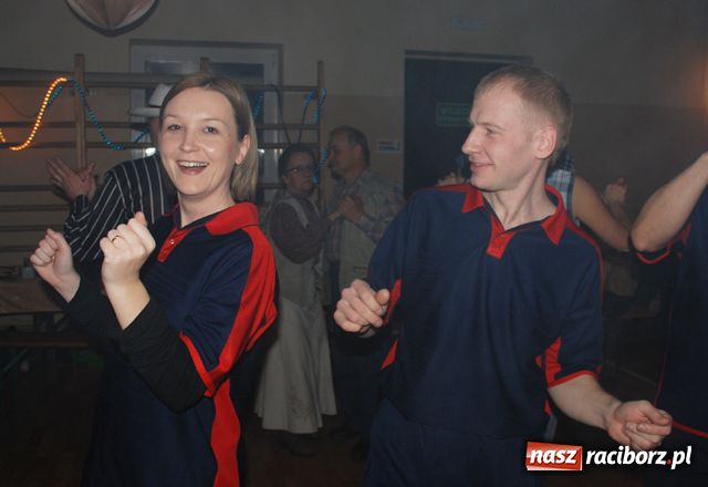 Zdjęcie w galerii na portalu naszraciborz.pl: Finał karnawału z przebierańcami wiadomości z regionu