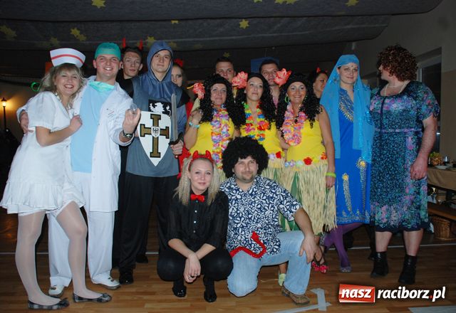 Zdjęcie w galerii na portalu naszraciborz.pl: Finał karnawału z przebierańcami wiadomości z regionu