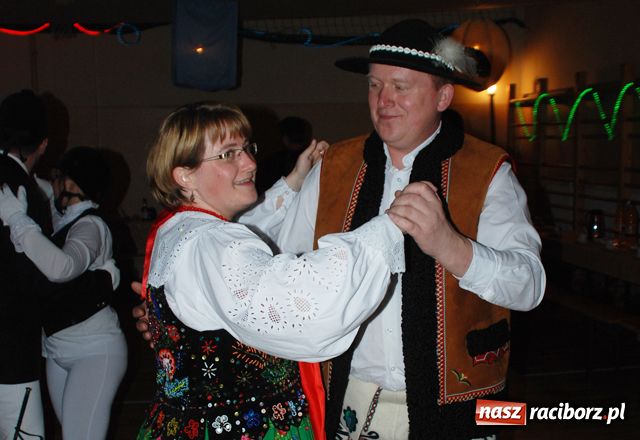 Zdjęcie w galerii na portalu naszraciborz.pl: Finał karnawału z przebierańcami wiadomości z regionu