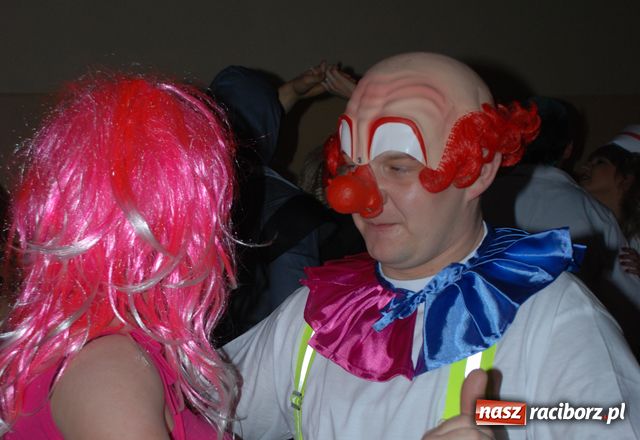 Zdjęcie w galerii na portalu naszraciborz.pl: Finał karnawału z przebierańcami wiadomości z regionu