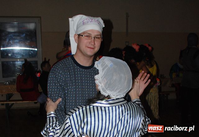 Zdjęcie w galerii na portalu naszraciborz.pl: Finał karnawału z przebierańcami wiadomości z regionu