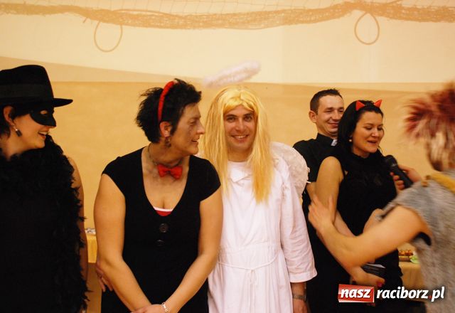 Zdjęcie w galerii na portalu naszraciborz.pl: Finał karnawału z przebierańcami wiadomości z regionu