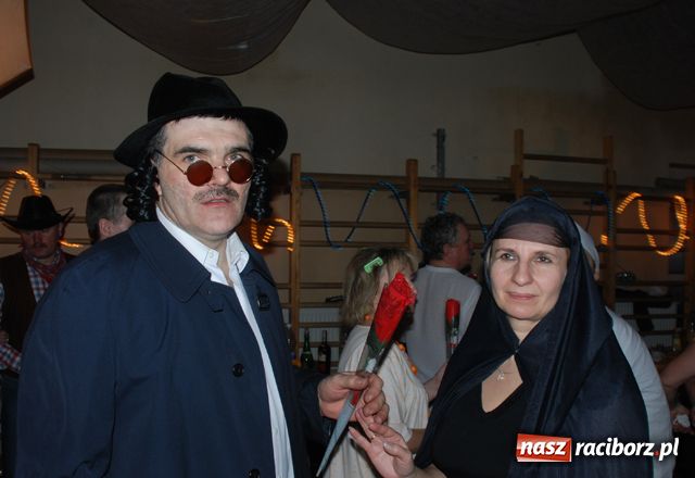 Zdjęcie w galerii na portalu naszraciborz.pl: Finał karnawału z przebierańcami wiadomości z regionu