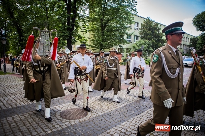 Zdjęcie w galerii na portalu naszraciborz.pl: XXVI rocznica powstania Straży Granicznej. Śląski Oddział z Raciborza ma nowy sztandar wiadomości z regionu