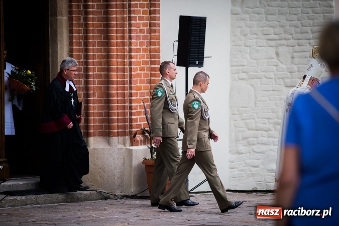 Zdjęcie w galerii na portalu naszraciborz.pl: XXVI rocznica powstania Straży Granicznej. Śląski Oddział z Raciborza ma nowy sztandar wiadomości z regionu