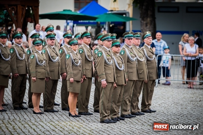 Zdjęcie w galerii na portalu naszraciborz.pl: XXVI rocznica powstania Straży Granicznej. Śląski Oddział z Raciborza ma nowy sztandar wiadomości z regionu