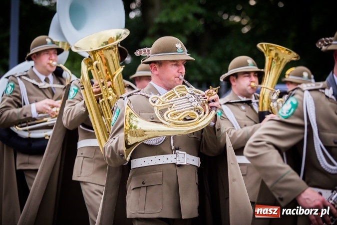 Zdjęcie w galerii na portalu naszraciborz.pl: XXVI rocznica powstania Straży Granicznej. Śląski Oddział z Raciborza ma nowy sztandar wiadomości z regionu