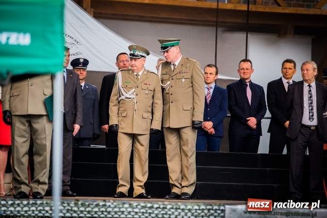 Zdjęcie w galerii na portalu naszraciborz.pl: XXVI rocznica powstania Straży Granicznej. Śląski Oddział z Raciborza ma nowy sztandar wiadomości z regionu