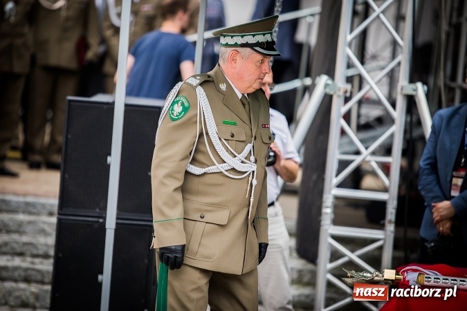 Zdjęcie w galerii na portalu naszraciborz.pl: XXVI rocznica powstania Straży Granicznej. Śląski Oddział z Raciborza ma nowy sztandar wiadomości z regionu