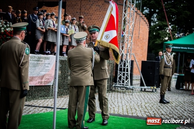 Zdjęcie w galerii na portalu naszraciborz.pl: XXVI rocznica powstania Straży Granicznej. Śląski Oddział z Raciborza ma nowy sztandar wiadomości z regionu