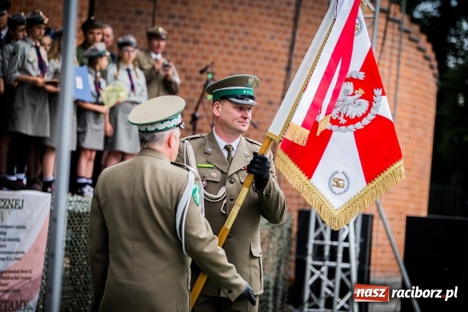 Zdjęcie w galerii na portalu naszraciborz.pl: XXVI rocznica powstania Straży Granicznej. Śląski Oddział z Raciborza ma nowy sztandar wiadomości z regionu