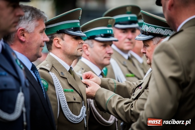 Zdjęcie w galerii na portalu naszraciborz.pl: XXVI rocznica powstania Straży Granicznej. Śląski Oddział z Raciborza ma nowy sztandar wiadomości z regionu