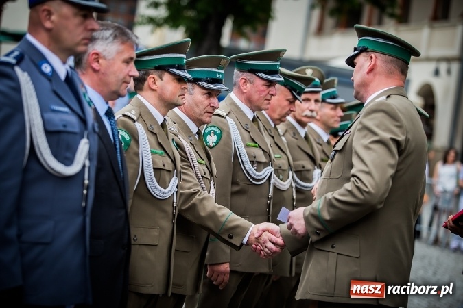 Zdjęcie w galerii na portalu naszraciborz.pl: XXVI rocznica powstania Straży Granicznej. Śląski Oddział z Raciborza ma nowy sztandar wiadomości z regionu