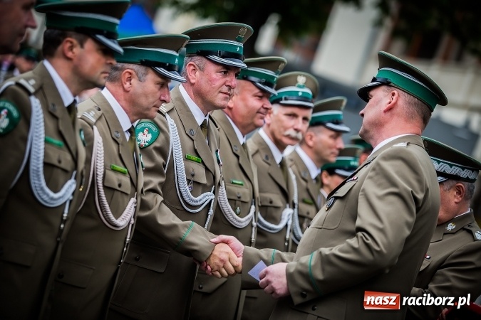 Zdjęcie w galerii na portalu naszraciborz.pl: XXVI rocznica powstania Straży Granicznej. Śląski Oddział z Raciborza ma nowy sztandar wiadomości z regionu