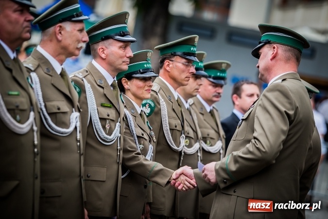 Zdjęcie w galerii na portalu naszraciborz.pl: XXVI rocznica powstania Straży Granicznej. Śląski Oddział z Raciborza ma nowy sztandar wiadomości z regionu