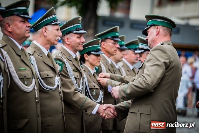 Zdjęcie w galerii na portalu naszraciborz.pl: XXVI rocznica powstania Straży Granicznej. Śląski Oddział z Raciborza ma nowy sztandar wiadomości z regionu