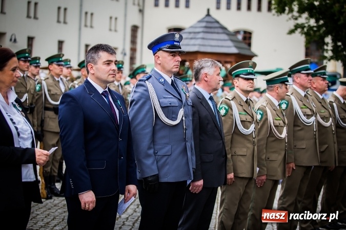 Zdjęcie w galerii na portalu naszraciborz.pl: XXVI rocznica powstania Straży Granicznej. Śląski Oddział z Raciborza ma nowy sztandar wiadomości z regionu