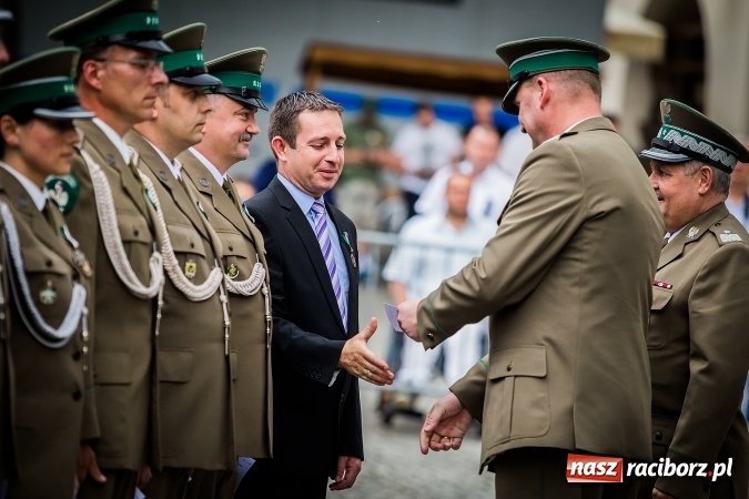Zdjęcie w galerii na portalu naszraciborz.pl: XXVI rocznica powstania Straży Granicznej. Śląski Oddział z Raciborza ma nowy sztandar wiadomości z regionu
