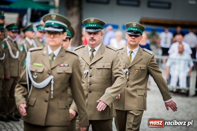 Zdjęcie w galerii na portalu naszraciborz.pl: XXVI rocznica powstania Straży Granicznej. Śląski Oddział z Raciborza ma nowy sztandar wiadomości z regionu