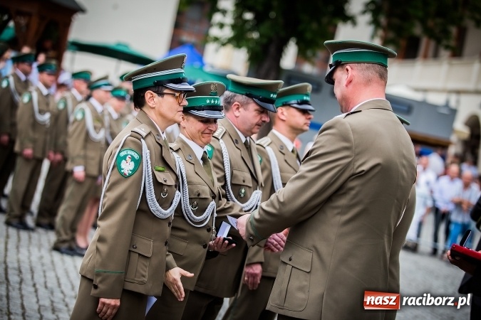 Zdjęcie w galerii na portalu naszraciborz.pl: XXVI rocznica powstania Straży Granicznej. Śląski Oddział z Raciborza ma nowy sztandar wiadomości z regionu