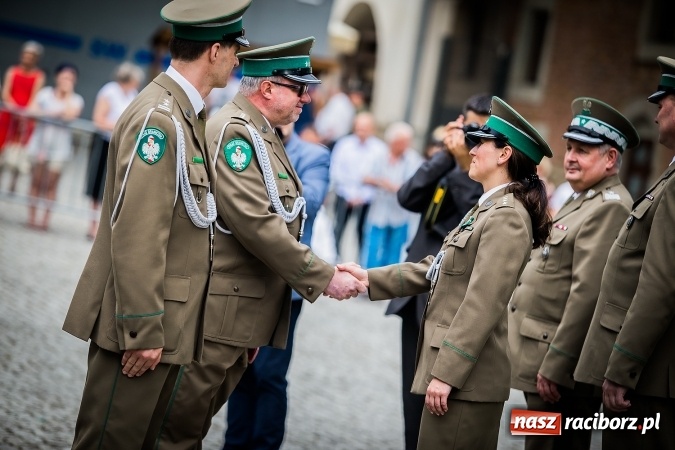 Zdjęcie w galerii na portalu naszraciborz.pl: XXVI rocznica powstania Straży Granicznej. Śląski Oddział z Raciborza ma nowy sztandar wiadomości z regionu