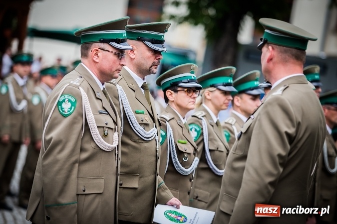 Zdjęcie w galerii na portalu naszraciborz.pl: XXVI rocznica powstania Straży Granicznej. Śląski Oddział z Raciborza ma nowy sztandar wiadomości z regionu