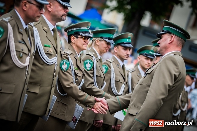 Zdjęcie w galerii na portalu naszraciborz.pl: XXVI rocznica powstania Straży Granicznej. Śląski Oddział z Raciborza ma nowy sztandar wiadomości z regionu