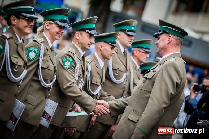 Zdjęcie w galerii na portalu naszraciborz.pl: XXVI rocznica powstania Straży Granicznej. Śląski Oddział z Raciborza ma nowy sztandar wiadomości z regionu
