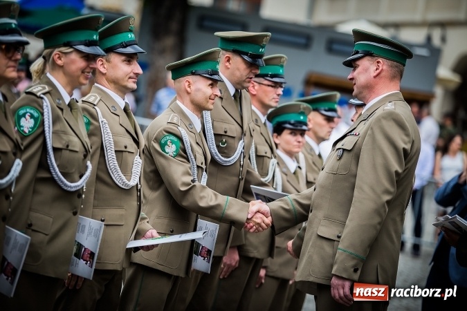 Zdjęcie w galerii na portalu naszraciborz.pl: XXVI rocznica powstania Straży Granicznej. Śląski Oddział z Raciborza ma nowy sztandar wiadomości z regionu