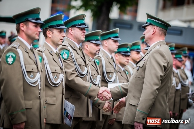 Zdjęcie w galerii na portalu naszraciborz.pl: XXVI rocznica powstania Straży Granicznej. Śląski Oddział z Raciborza ma nowy sztandar wiadomości z regionu