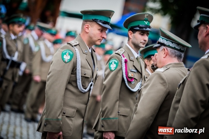 Zdjęcie w galerii na portalu naszraciborz.pl: XXVI rocznica powstania Straży Granicznej. Śląski Oddział z Raciborza ma nowy sztandar wiadomości z regionu