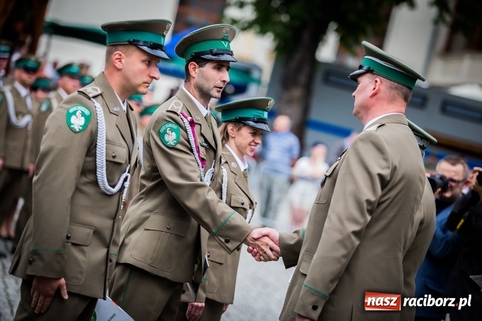 Zdjęcie w galerii na portalu naszraciborz.pl: XXVI rocznica powstania Straży Granicznej. Śląski Oddział z Raciborza ma nowy sztandar wiadomości z regionu