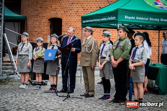 Zdjęcie w galerii na portalu naszraciborz.pl: XXVI rocznica powstania Straży Granicznej. Śląski Oddział z Raciborza ma nowy sztandar wiadomości z regionu